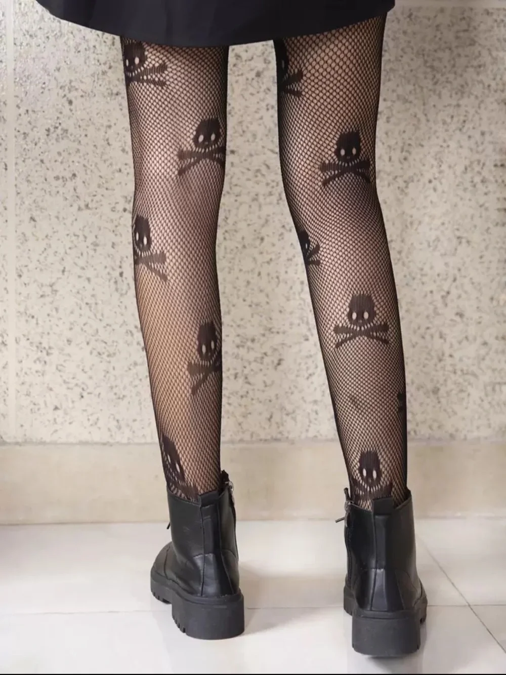Skull Fishnet Tights in Black